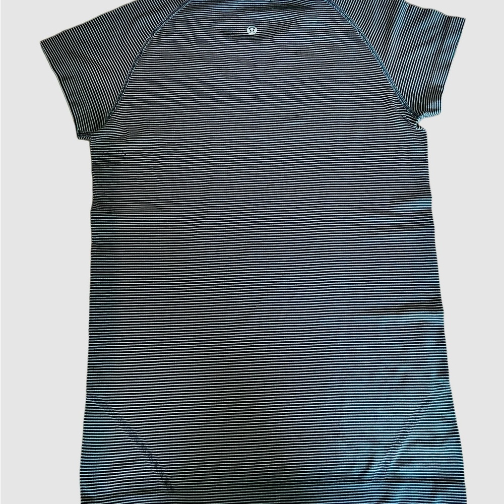 Lululemon bundle black & white stripe shirt (8) gray tank (6). - Picture 9 of 13